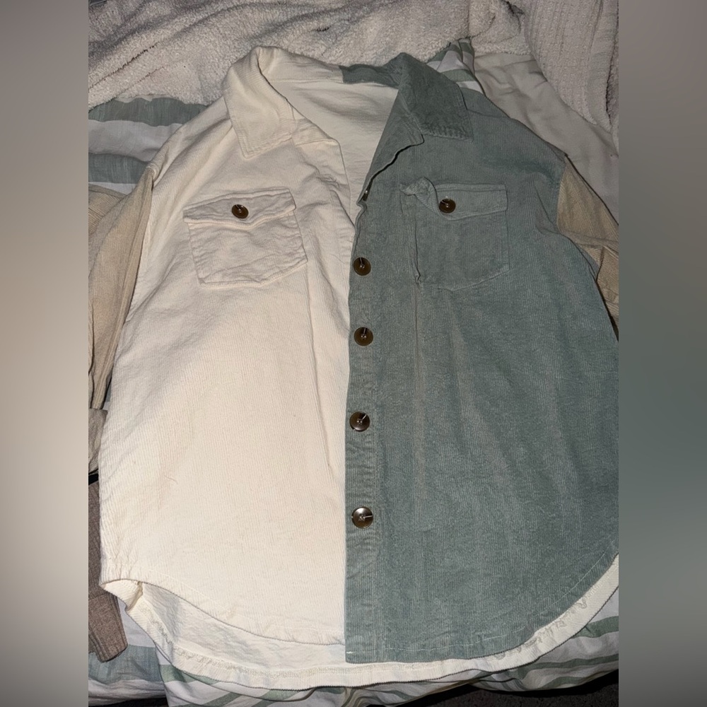 ROLLA'S Two-Tone Utility Jacket in Cream and Green